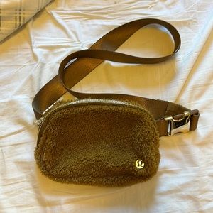 Lululemon Sherpa Belt Bag